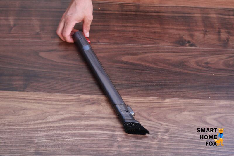 The extension with brush of the Dyson V7 Motorhead